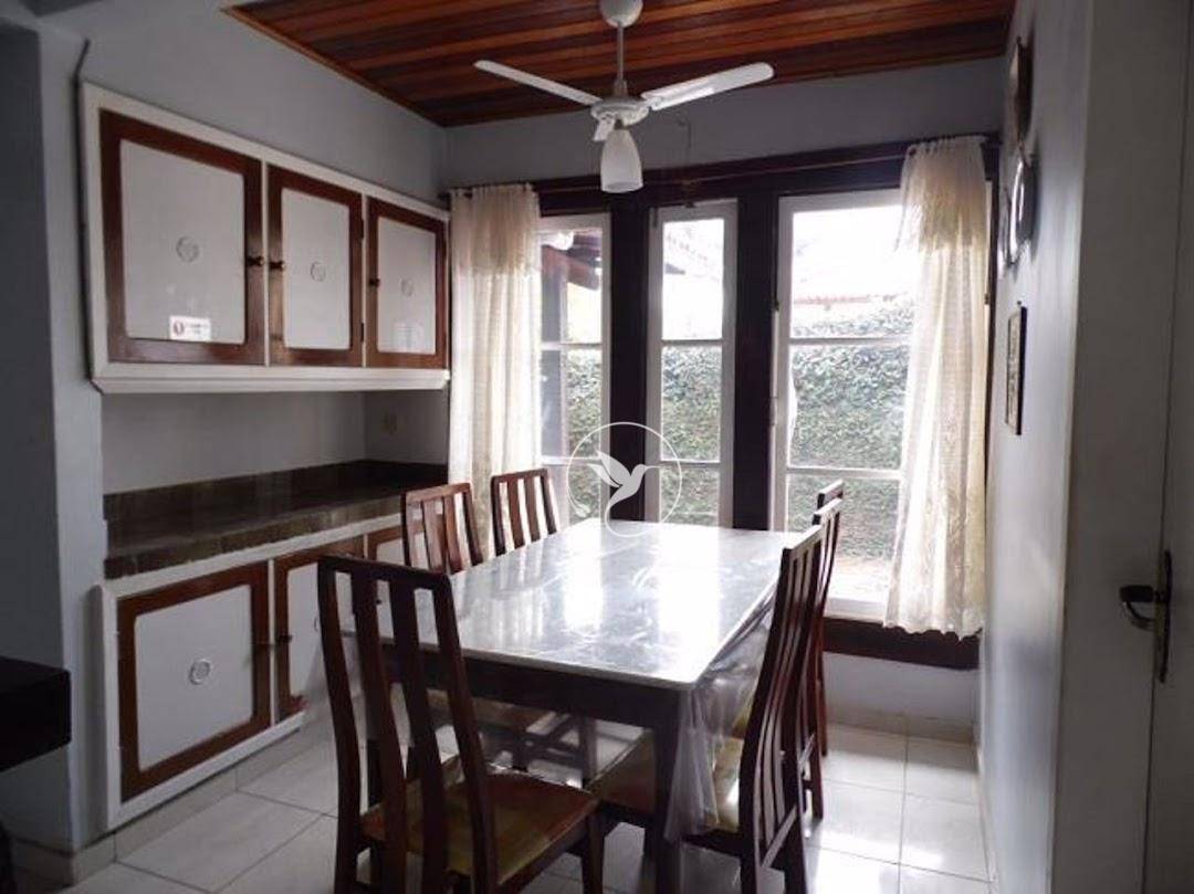 Casa à venda com 6 quartos, 260m² - Foto 16