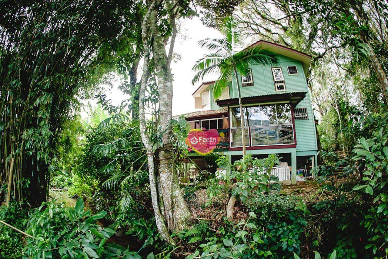 Casa à venda com 3 quartos, 200m² - Foto 1