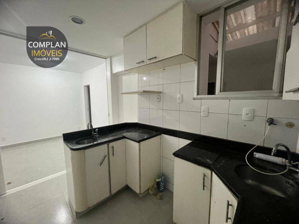 Apartamento à venda com 2 quartos, 75m² - Foto 3