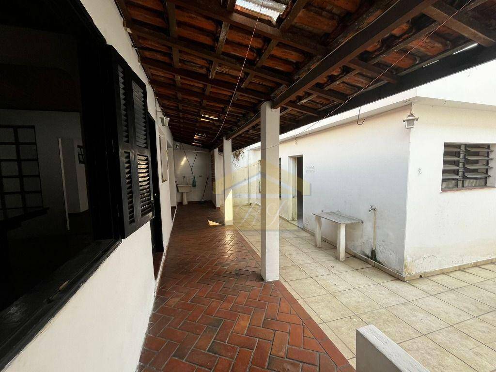 Sobrado à venda e aluguel com 3 quartos, 220m² - Foto 27