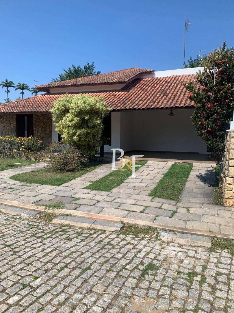 Casa de Condomínio para alugar com 3 quartos, 270m² - Foto 1