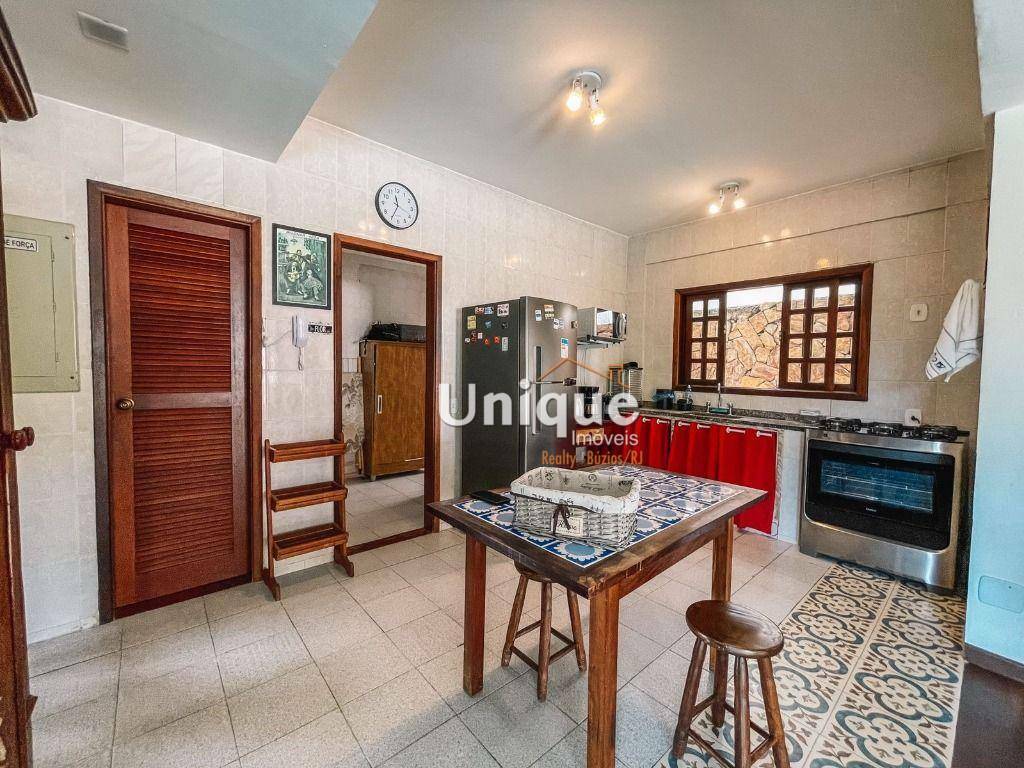 Casa de Condomínio à venda com 4 quartos, 270m² - Foto 10