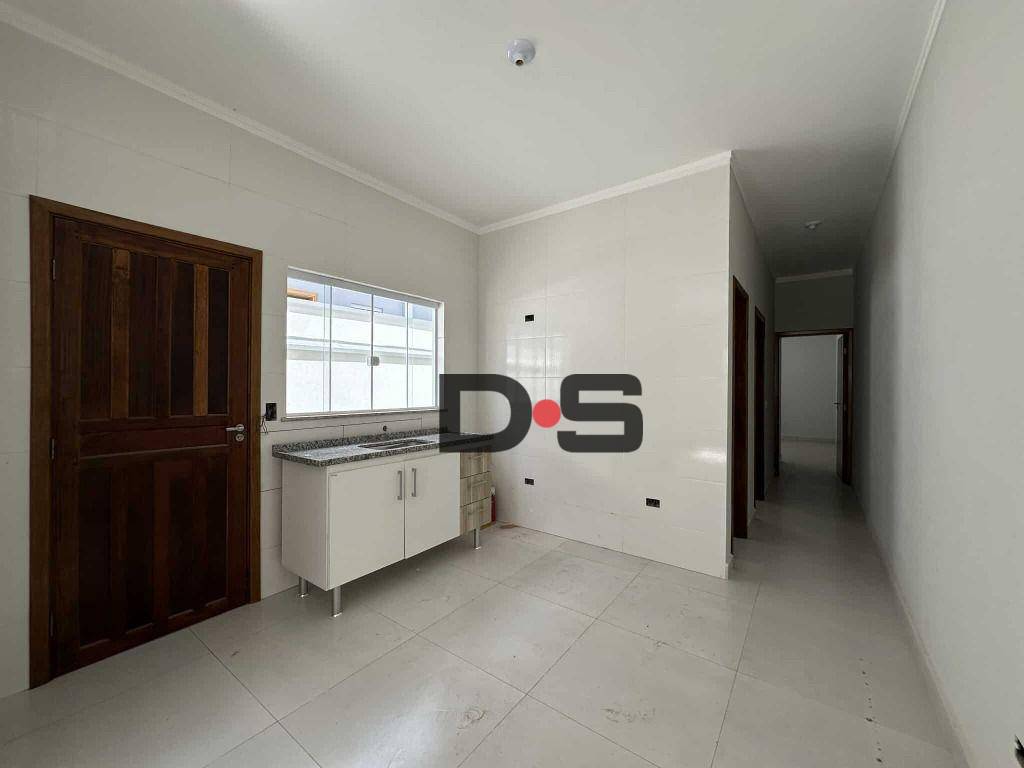 Casa à venda com 2 quartos, 62m² - Foto 4