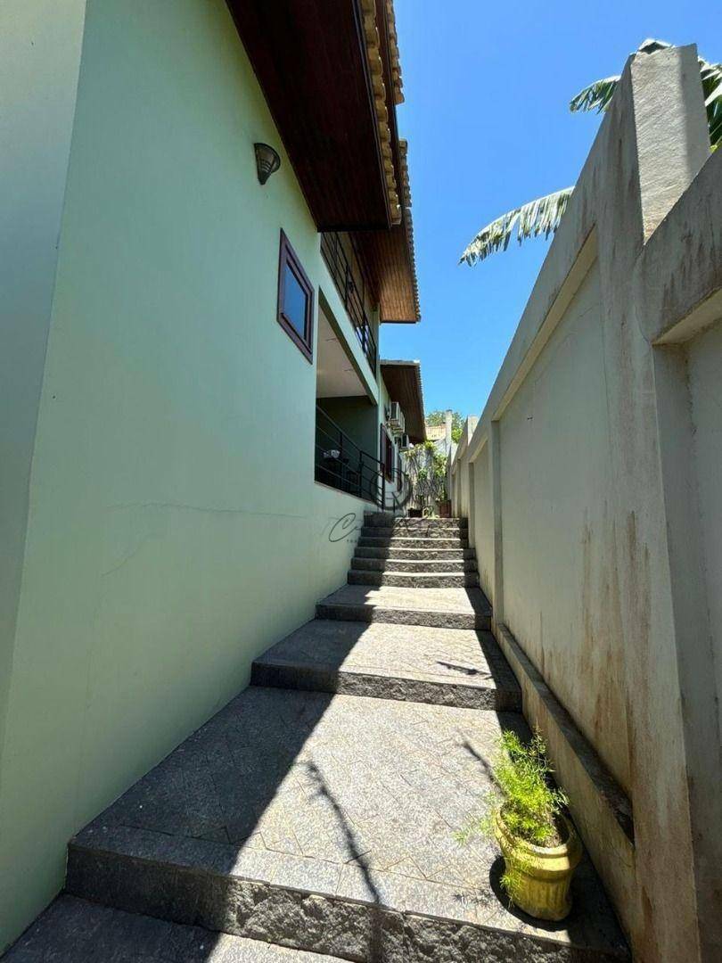 Casa de Condomínio à venda com 3 quartos, 250m² - Foto 17