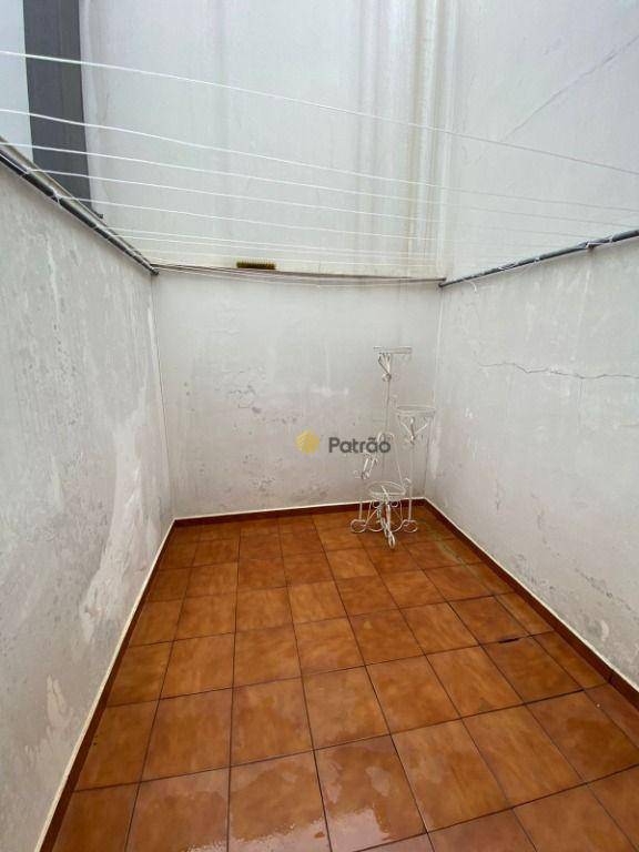 Sobrado à venda com 5 quartos, 248m² - Foto 17