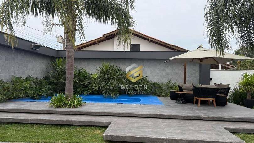Casa à venda com 3 quartos, 185m² - Foto 1