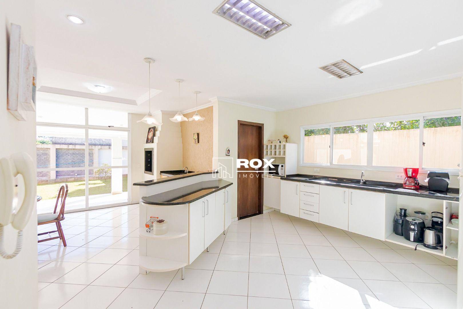 Casa para alugar com 4 quartos, 362m² - Foto 13