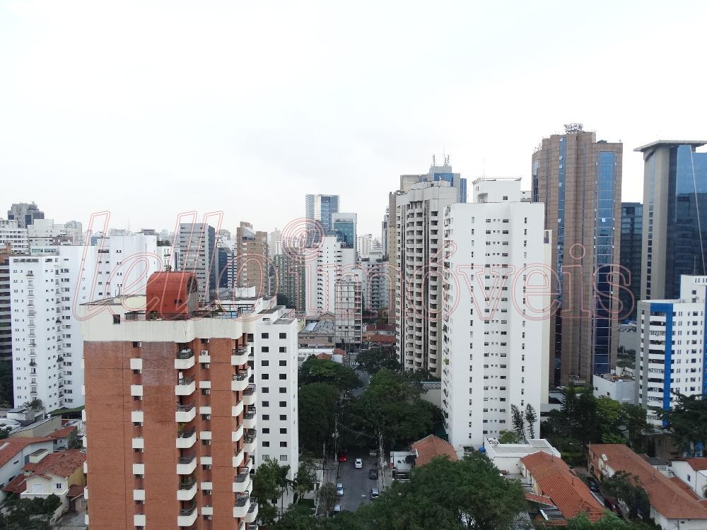 Apartamento para alugar com 1 quarto, 57m² - Foto 17