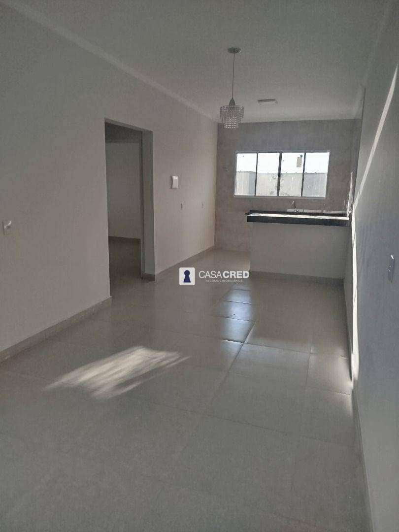 Casa à venda com 2 quartos, 75m² - Foto 3