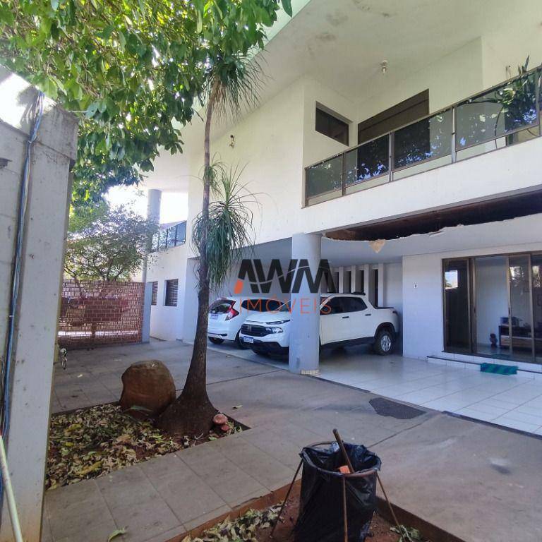 Sobrado à venda com 6 quartos, 625m² - Foto 2