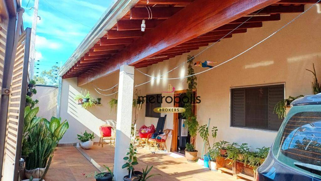 Casa, 3 quartos, 131 m² - Foto 1