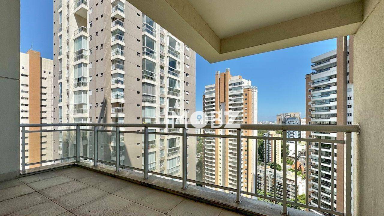 Apartamento à venda com 3 quartos, 185m² - Foto 2