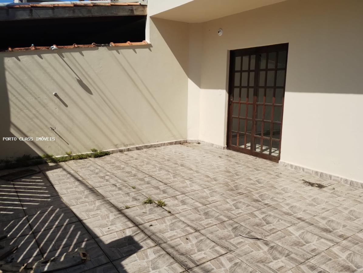 Sobrado à venda com 3 quartos, 180m² - Foto 2