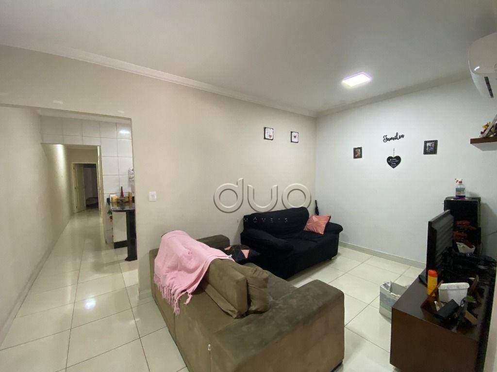 Casa à venda com 2 quartos, 90m² - Foto 1