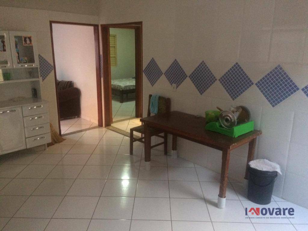 Casa à venda com 2 quartos, 100m² - Foto 4