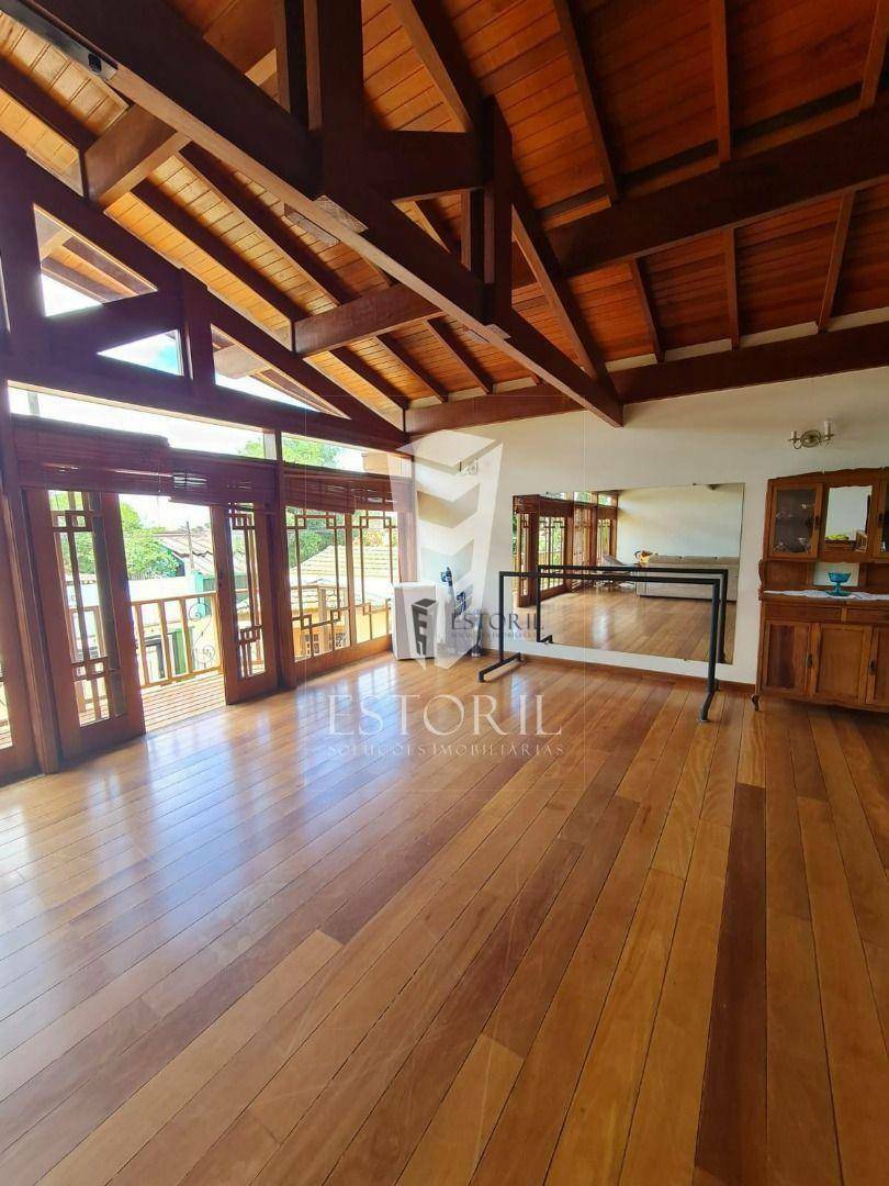 Casa para alugar com 4 quartos, 500m² - Foto 11