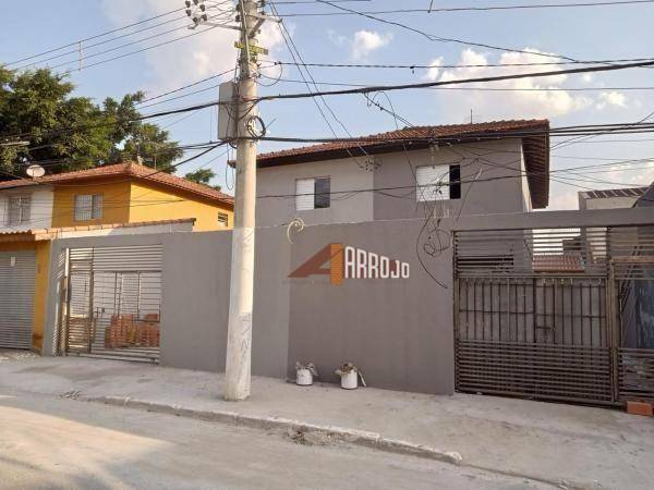 Sobrado à venda com 2 quartos, 108m² - Foto 1