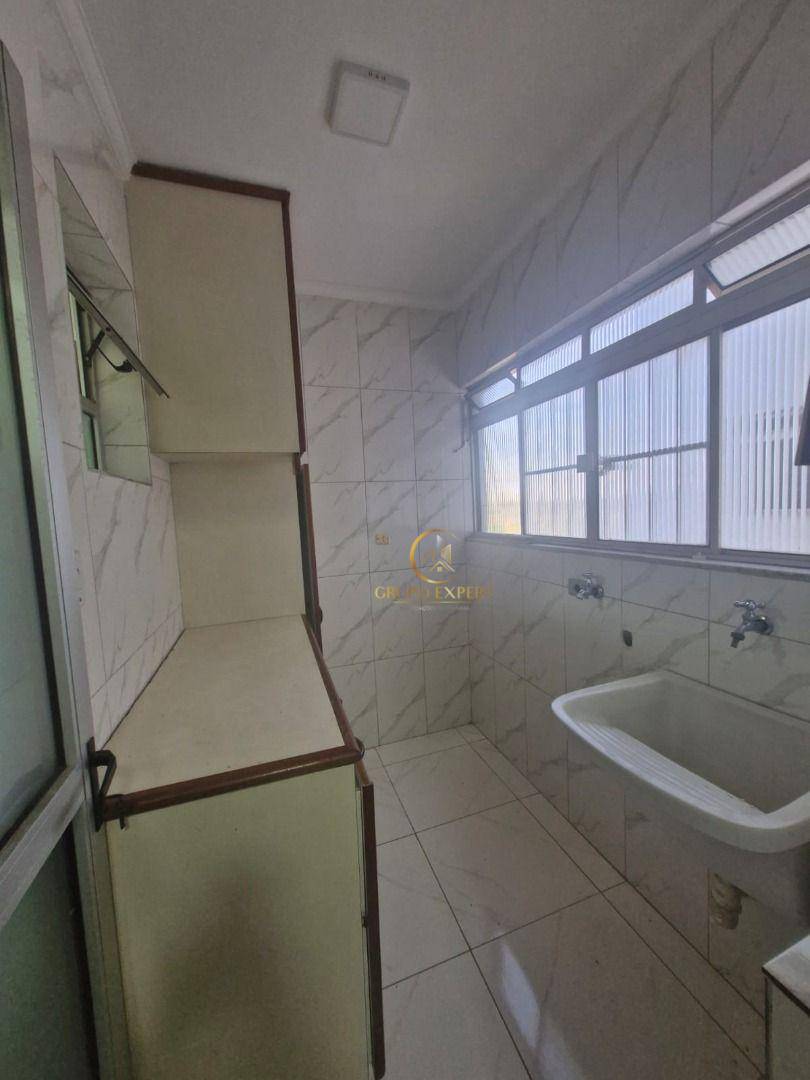 Apartamento à venda com 3 quartos, 81m² - Foto 3