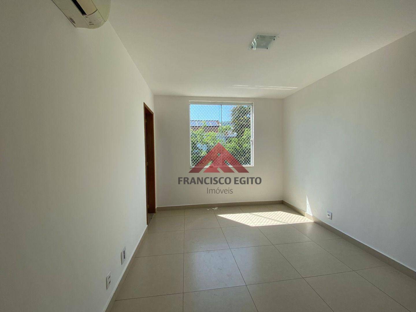 Casa à venda com 4 quartos, 210m² - Foto 8