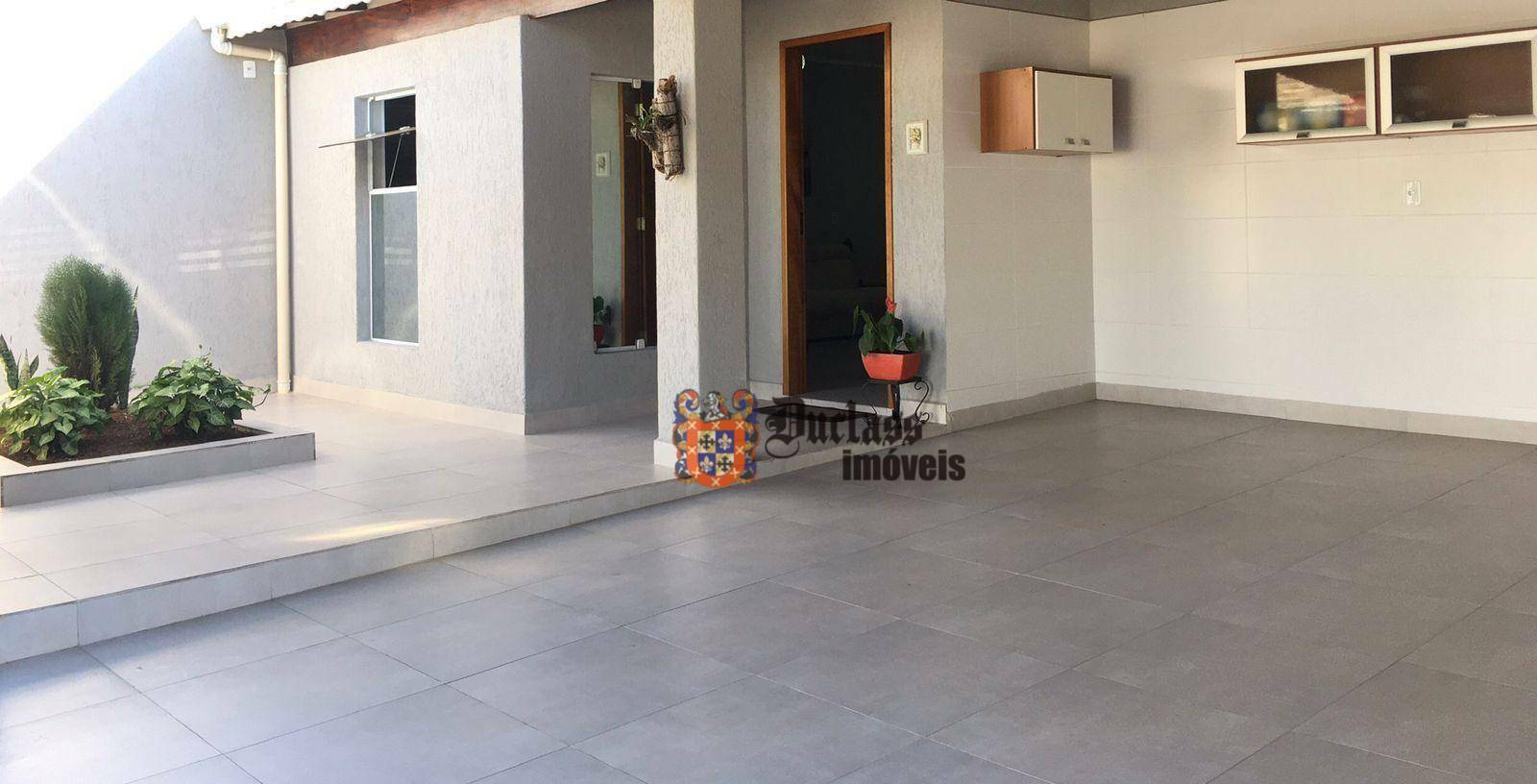 Casa à venda com 3 quartos, 166m² - Foto 1