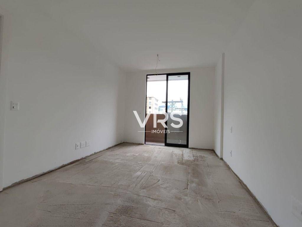 Apartamento à venda com 2 quartos, 76m² - Foto 2