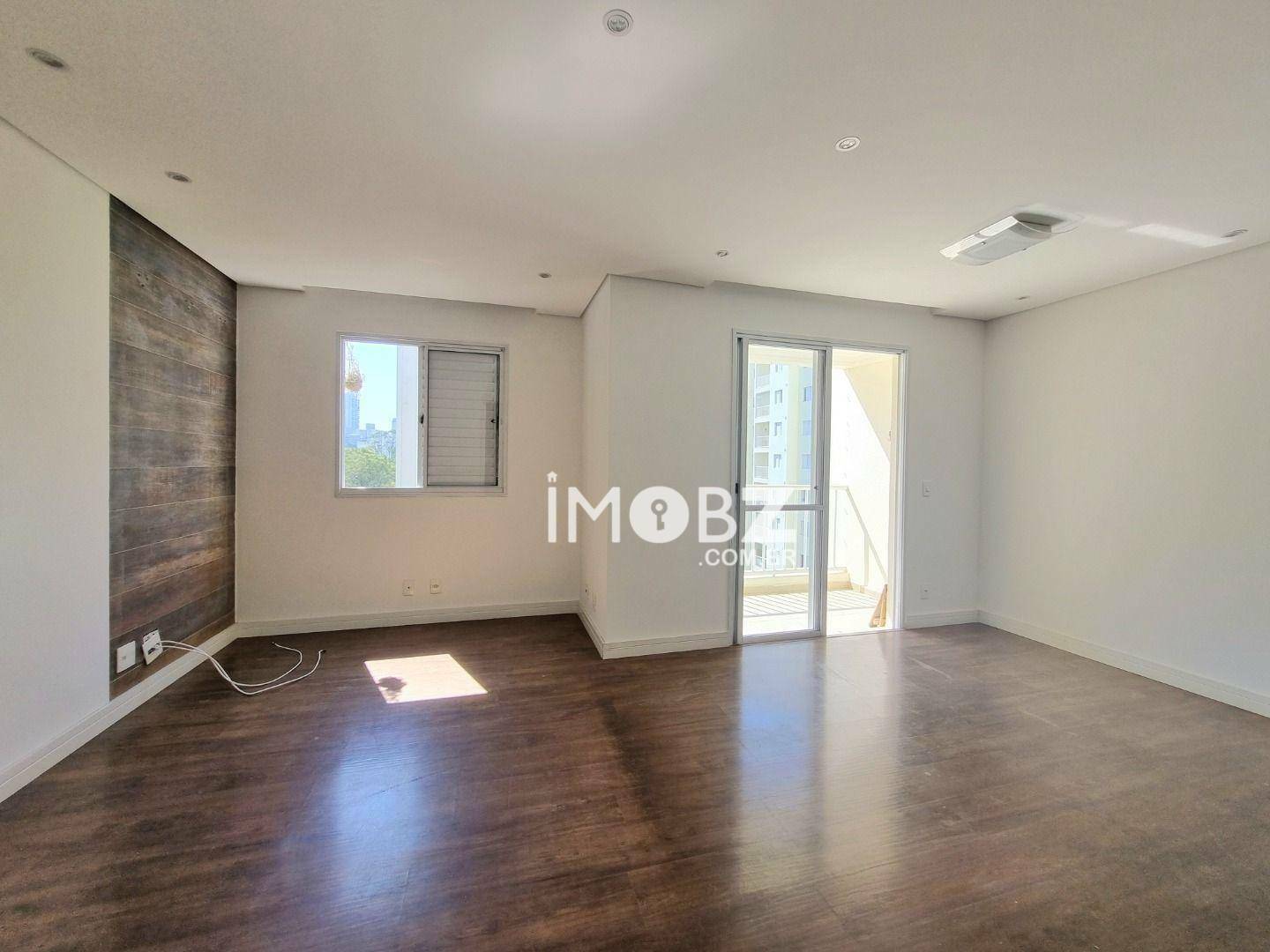 Apartamento à venda com 2 quartos, 68m² - Foto 1