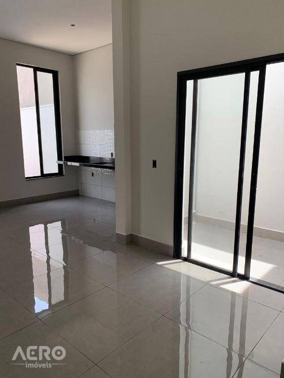 Casa à venda com 3 quartos, 138m² - Foto 2