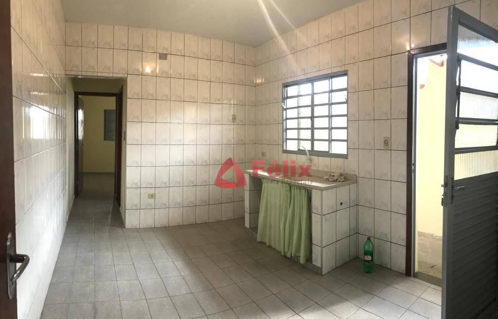 Casa à venda com 2 quartos, 130m² - Foto 5