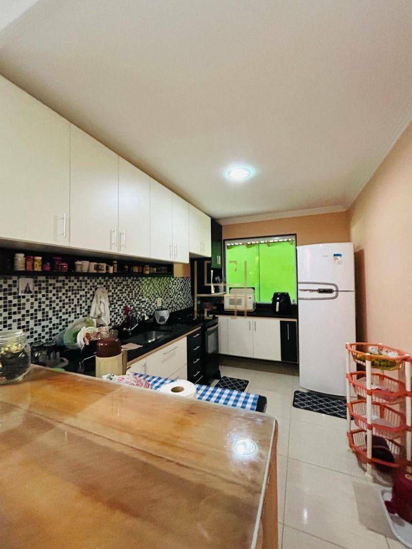 Casa à venda com 4 quartos, 300m² - Foto 6