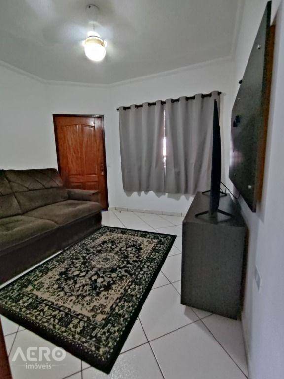 Casa à venda com 3 quartos, 123m² - Foto 2