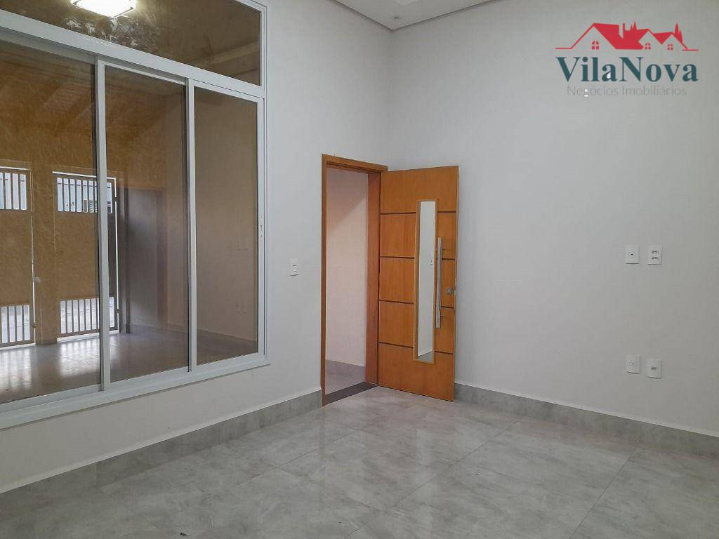 Casa à venda com 3 quartos, 138m² - Foto 1