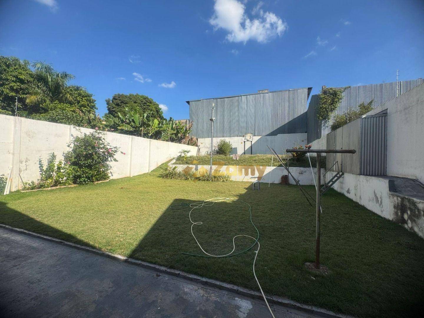 Casa à venda com 4 quartos, 238m² - Foto 15