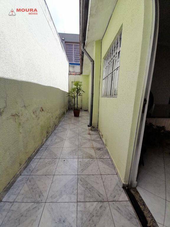 Sobrado à venda com 2 quartos, 190m² - Foto 2