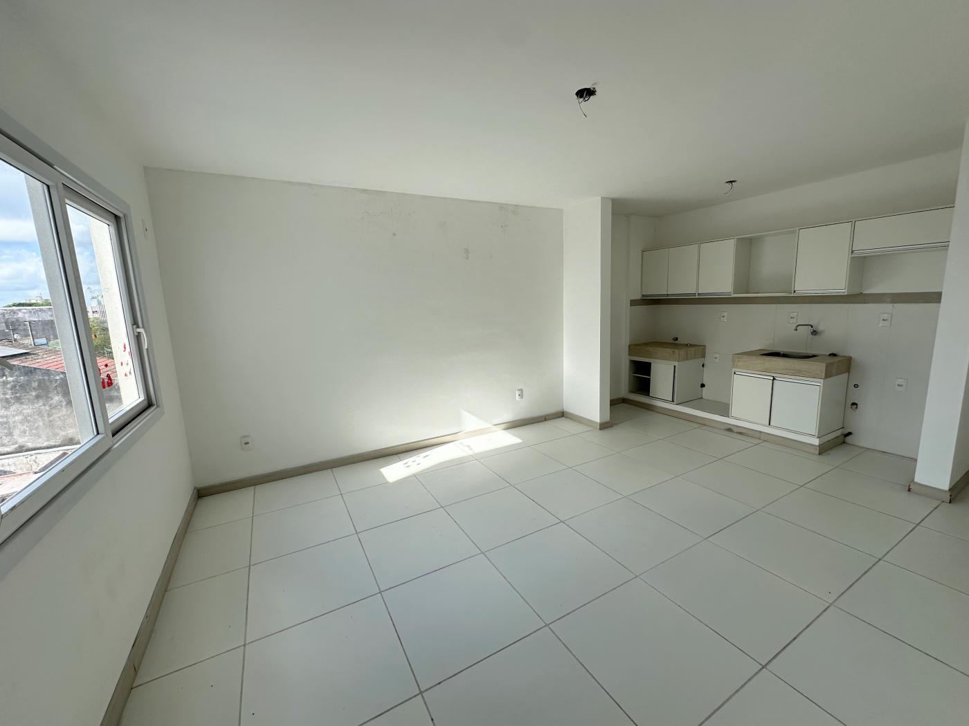 Apartamento à venda com 2 quartos, 80m² - Foto 3