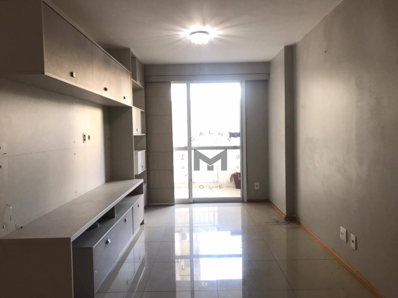 Apartamento à venda com 2 quartos, 80m² - Foto 2