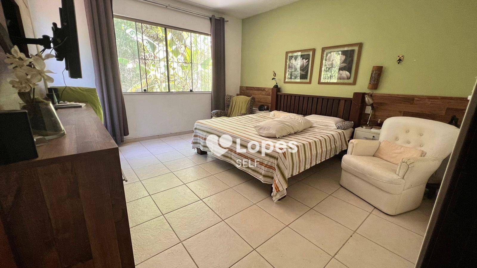 Casa à venda com 4 quartos, 270m² - Foto 14