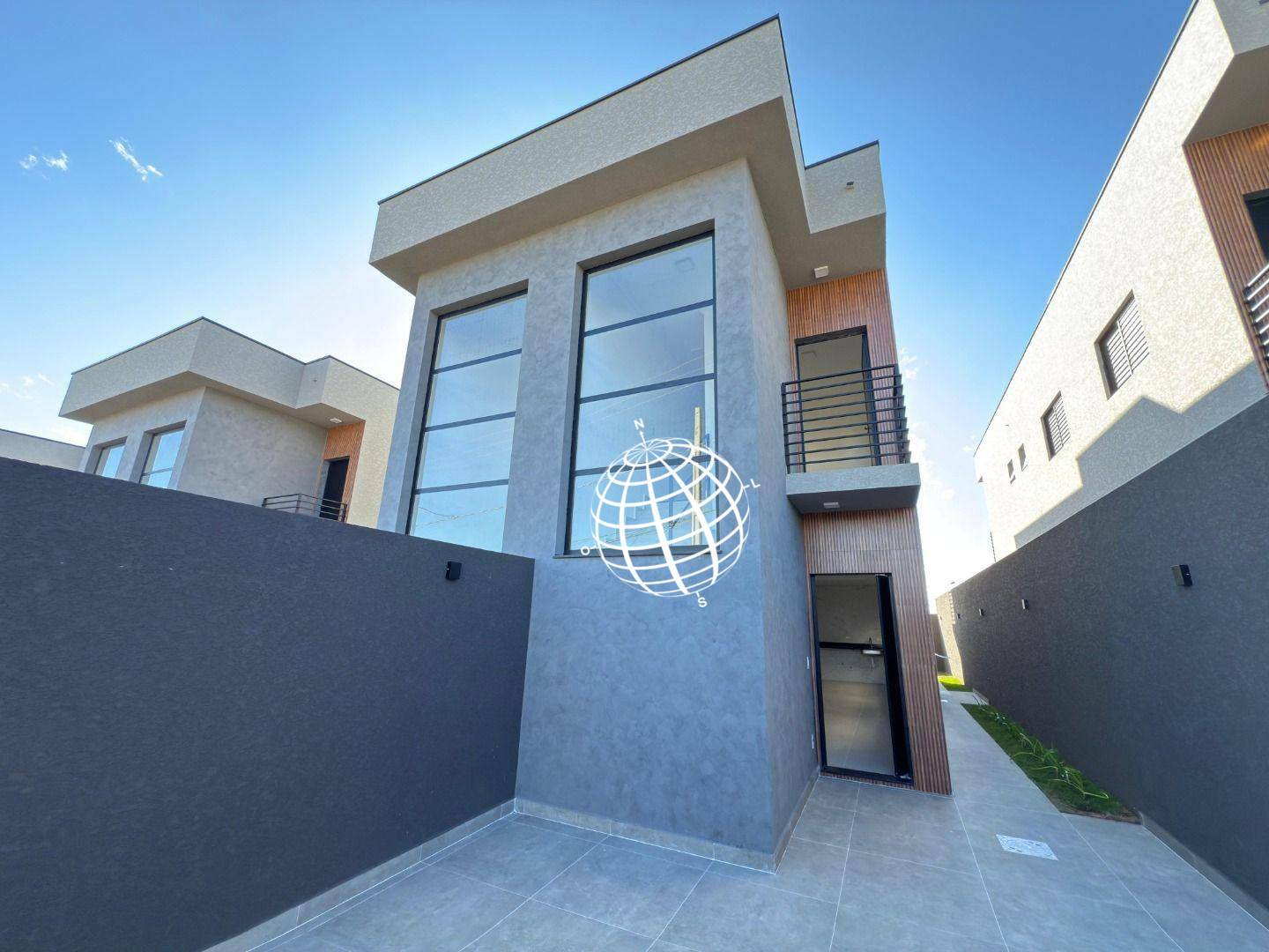 Casa à venda com 3 quartos, 105m² - Foto 1