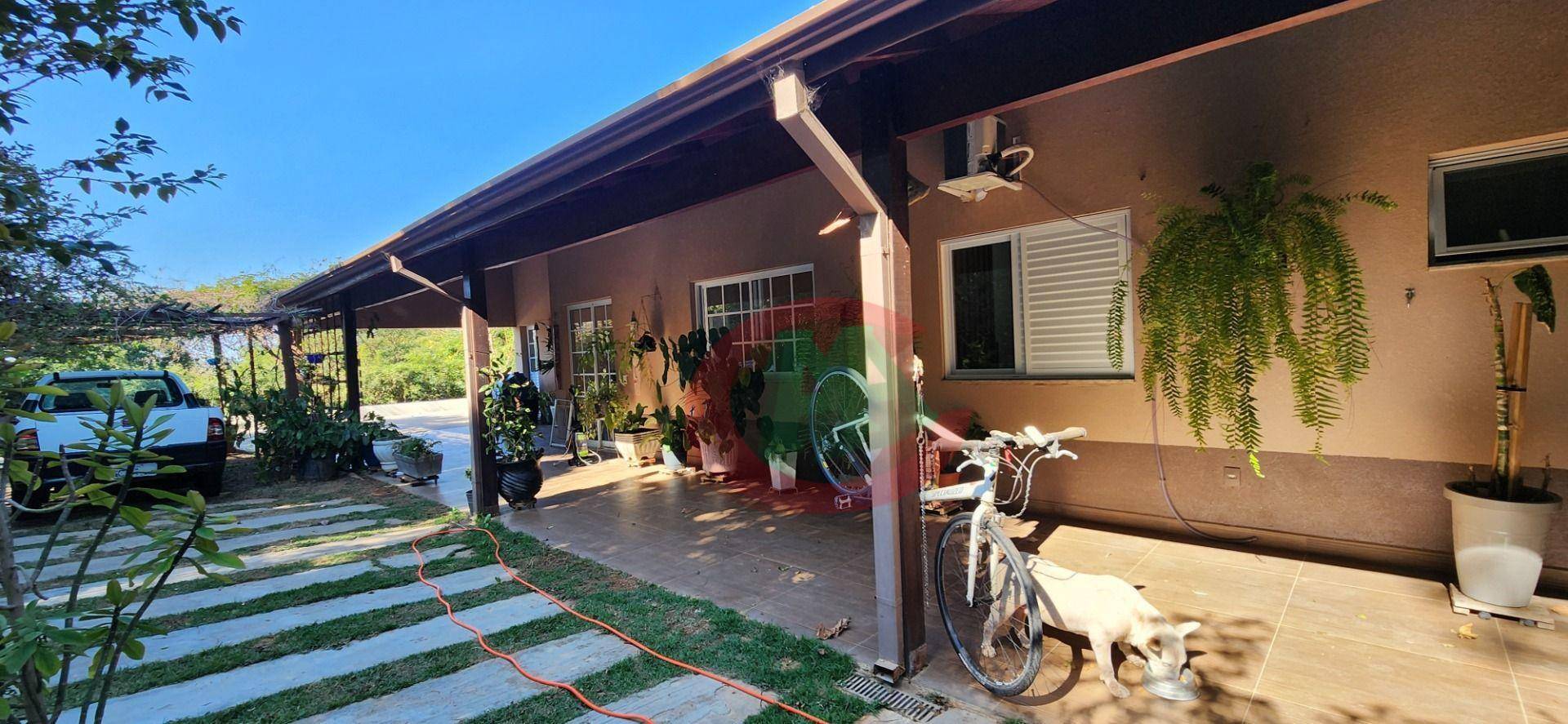 Chácara, 4 quartos, 2500 m² - Foto 1