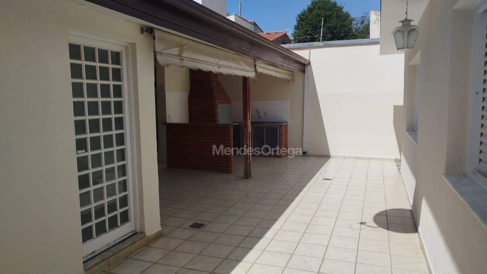 Casa para alugar com 3 quartos, 250m² - Foto 33