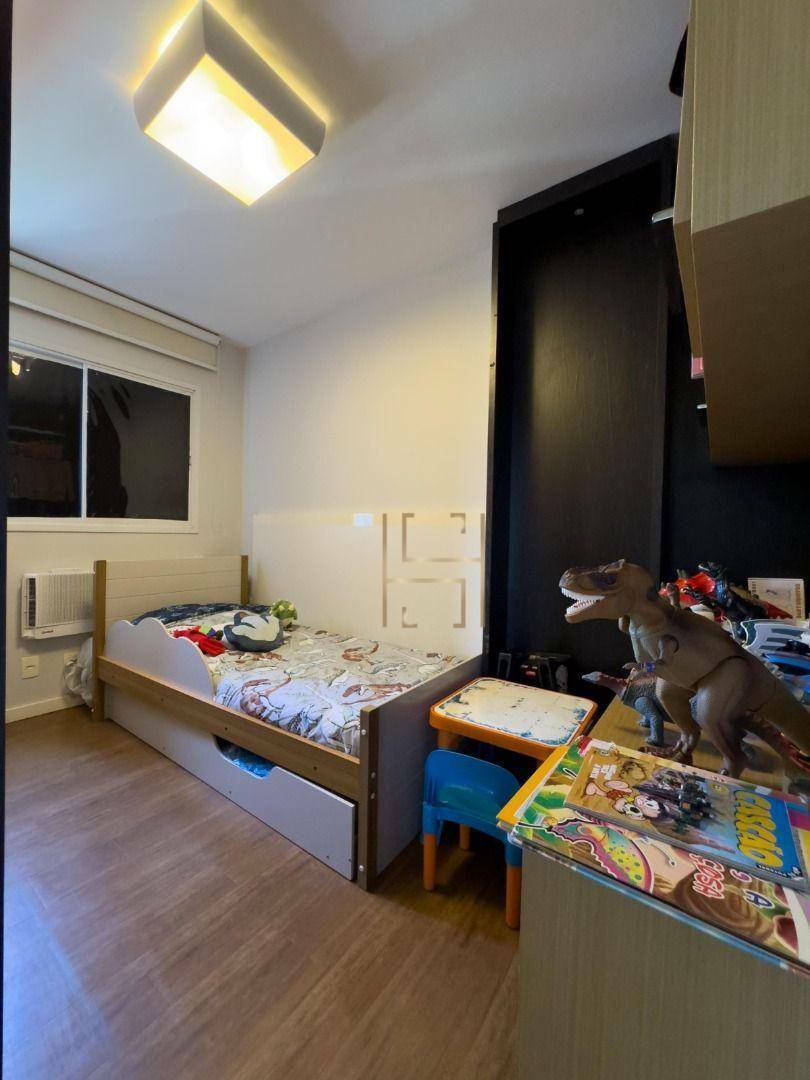 Apartamento à venda com 3 quartos, 1m² - Foto 29