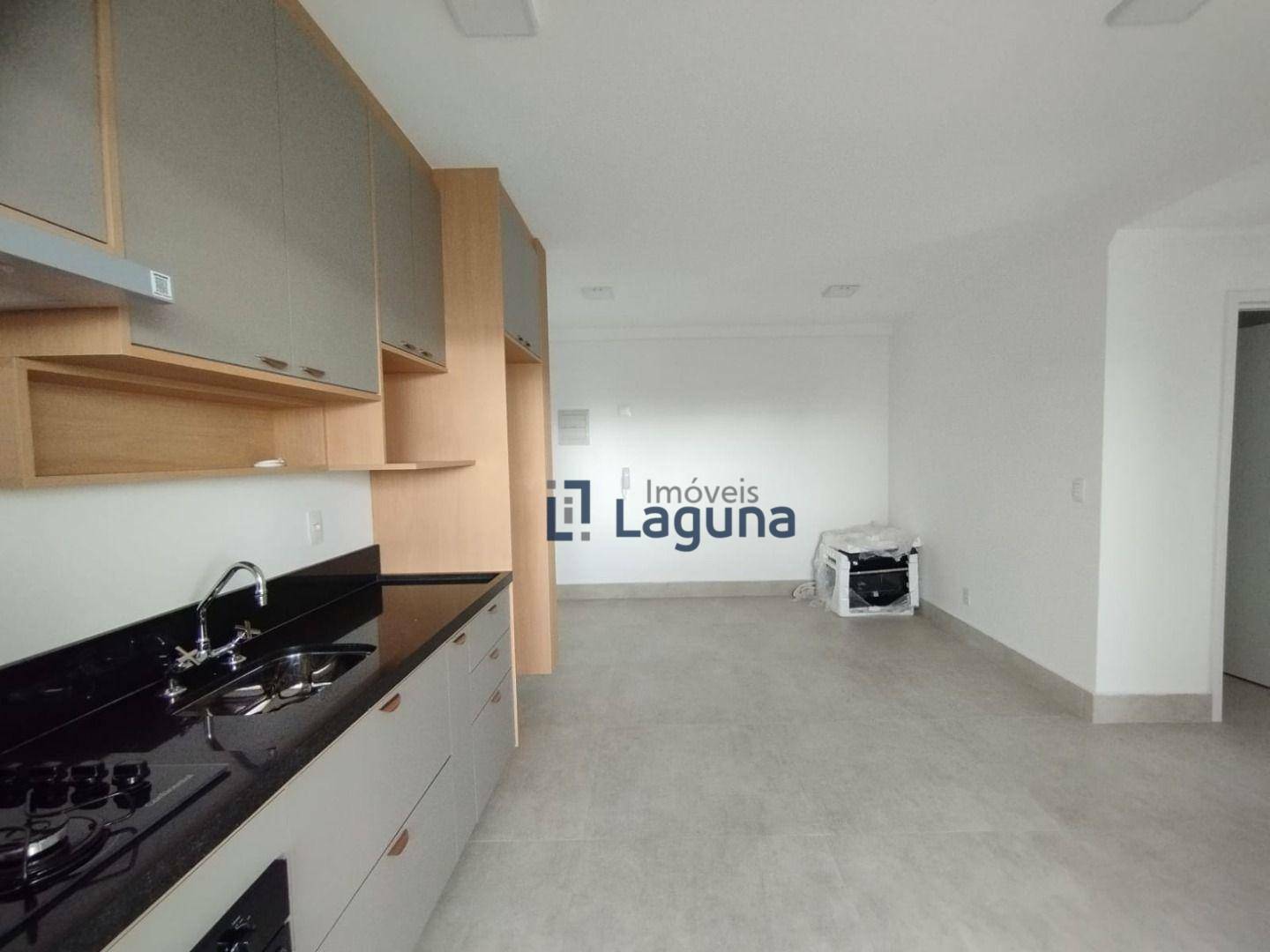 Apartamento à venda com 2 quartos, 70m² - Foto 4