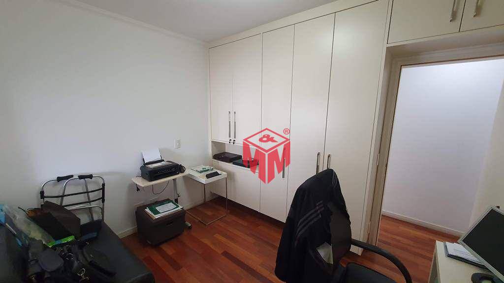 Apartamento à venda com 4 quartos, 203m² - Foto 12