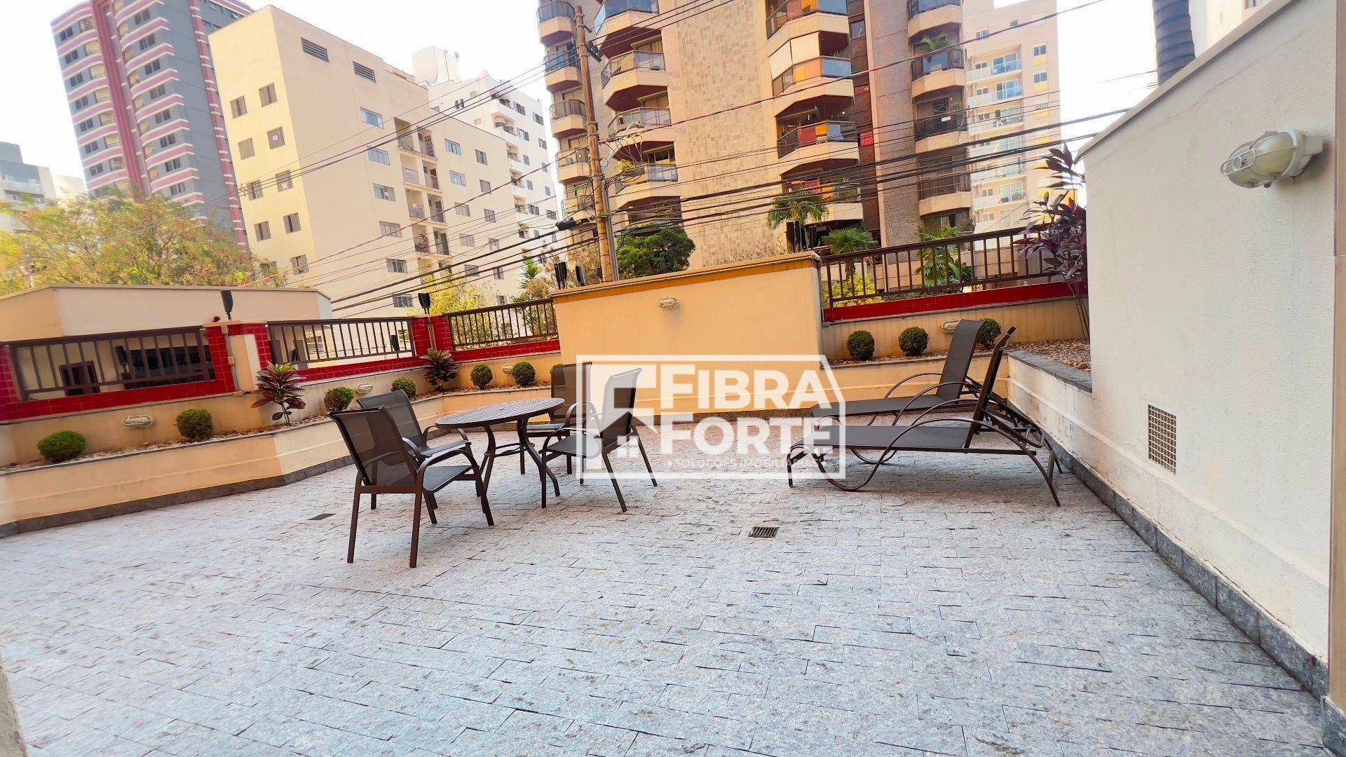 Apartamento à venda com 3 quartos, 117m² - Foto 1