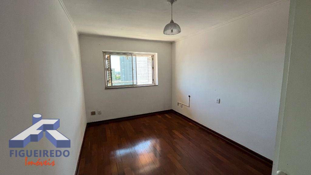 Apartamento à venda com 4 quartos, 197m² - Foto 13