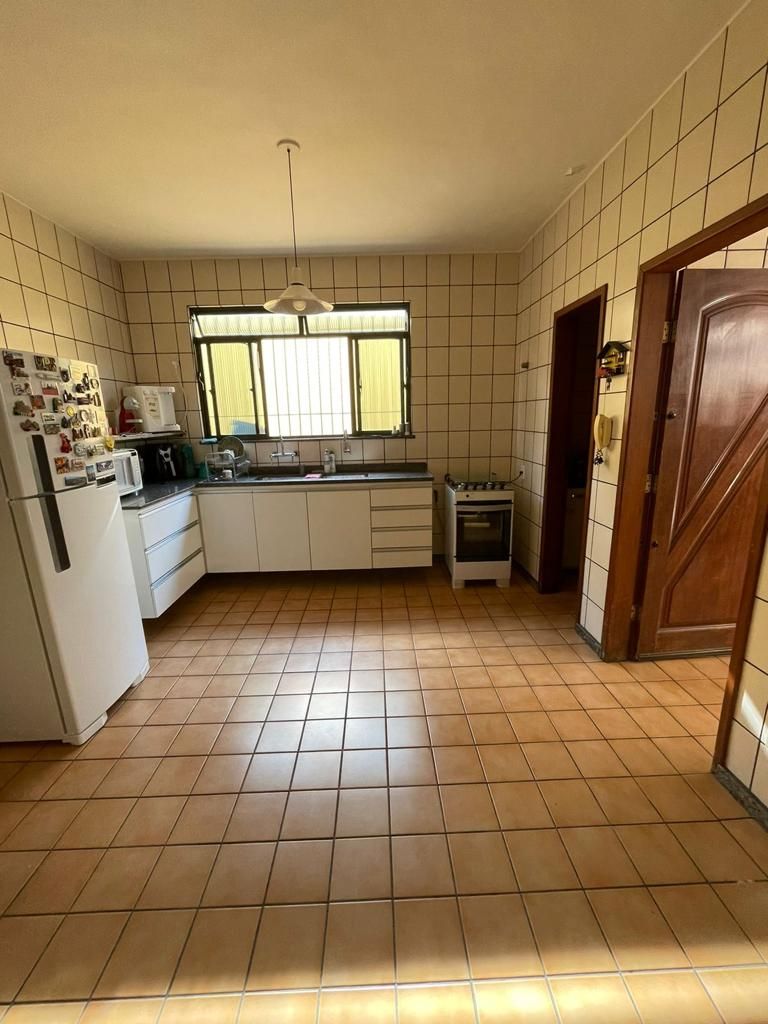 Casa de Condomínio à venda com 5 quartos, 260m² - Foto 18