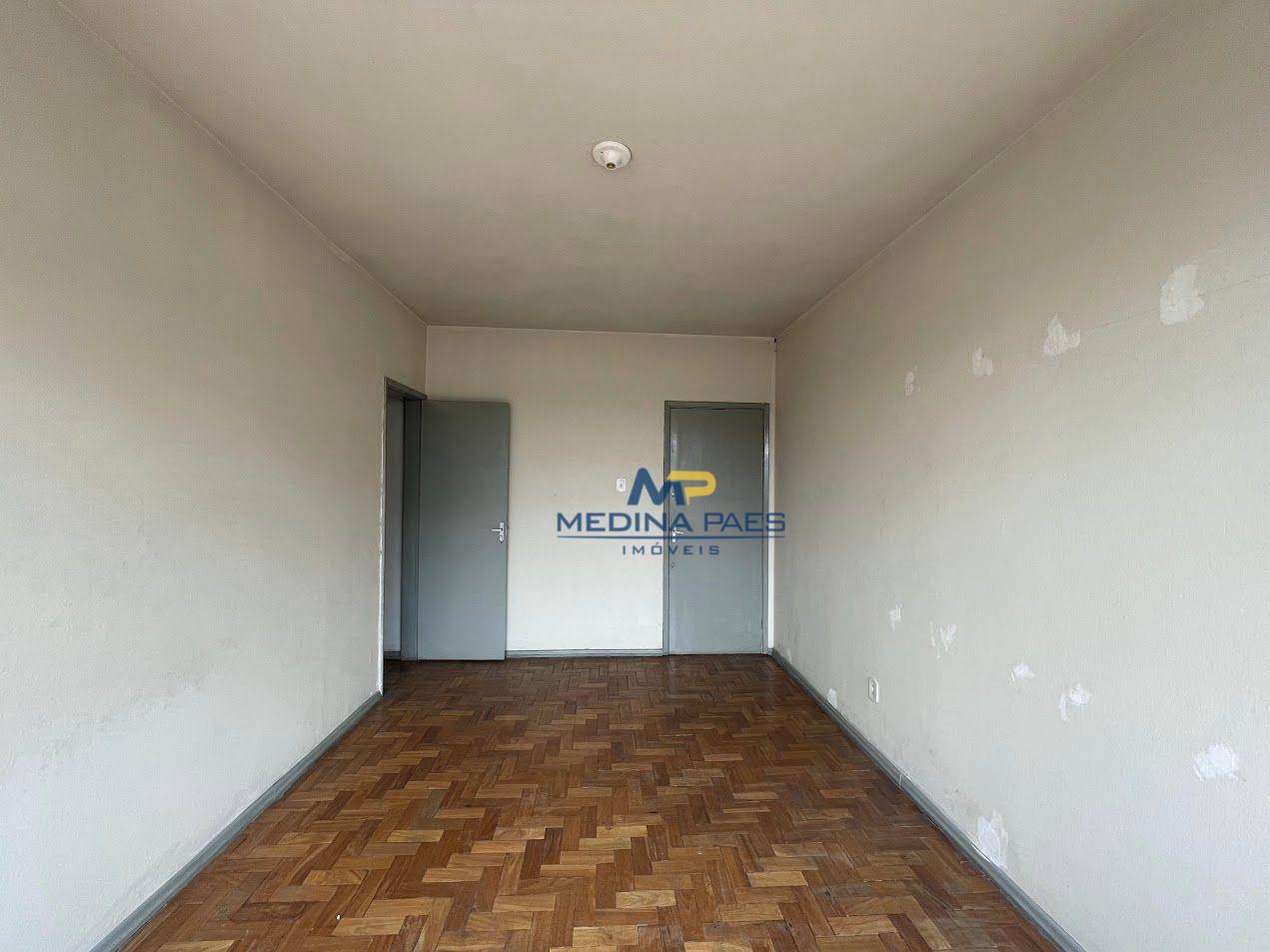 Apartamento à venda com 3 quartos, 100m² - Foto 11