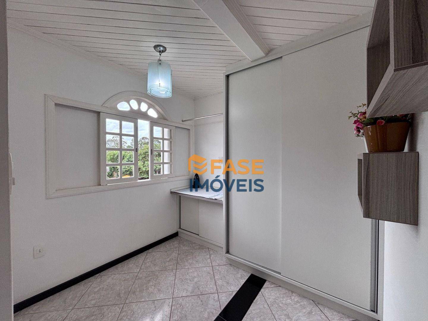 Casa à venda com 4 quartos, 213m² - Foto 28