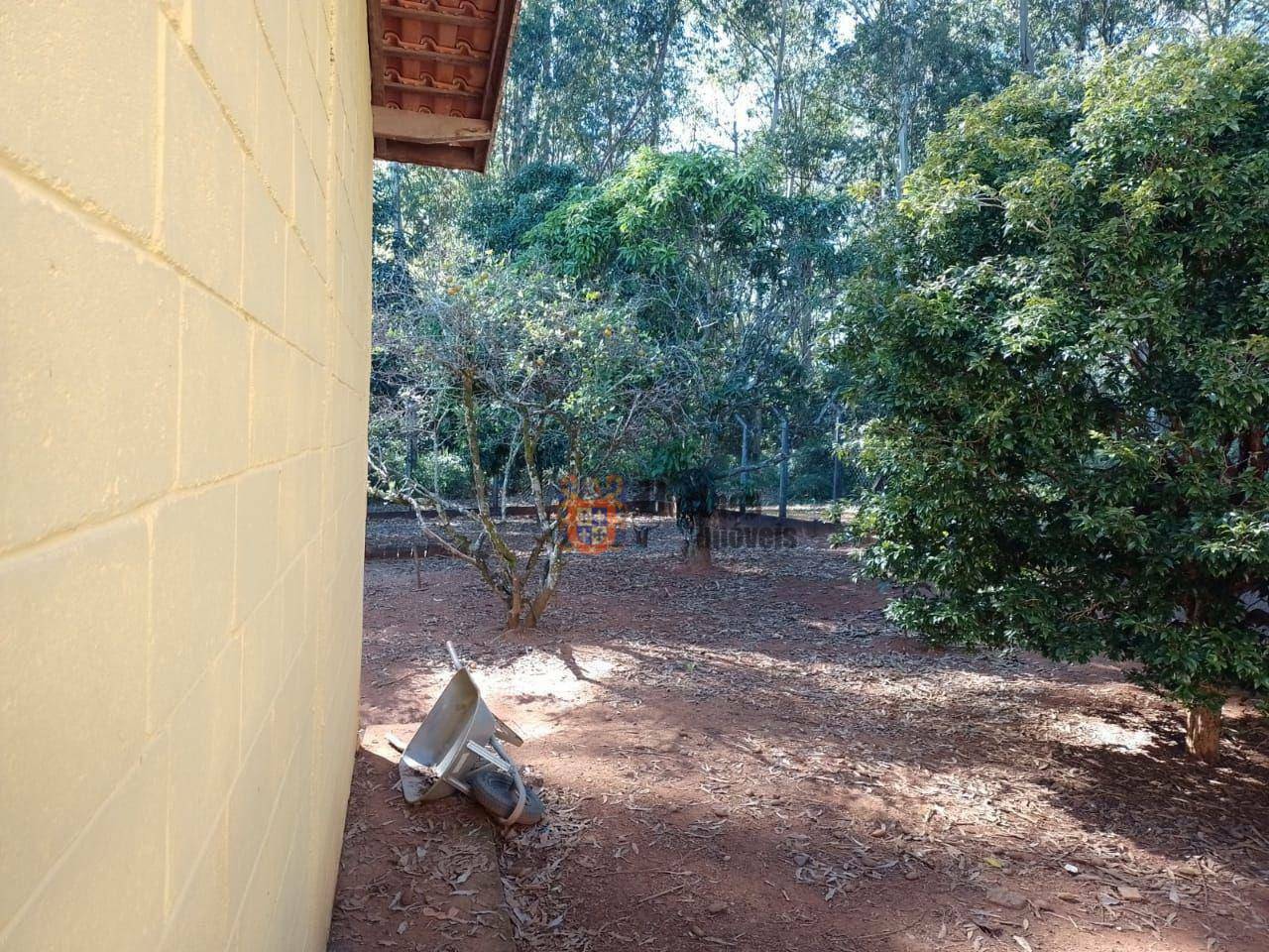 Chácara à venda com 2 quartos, 252m² - Foto 12