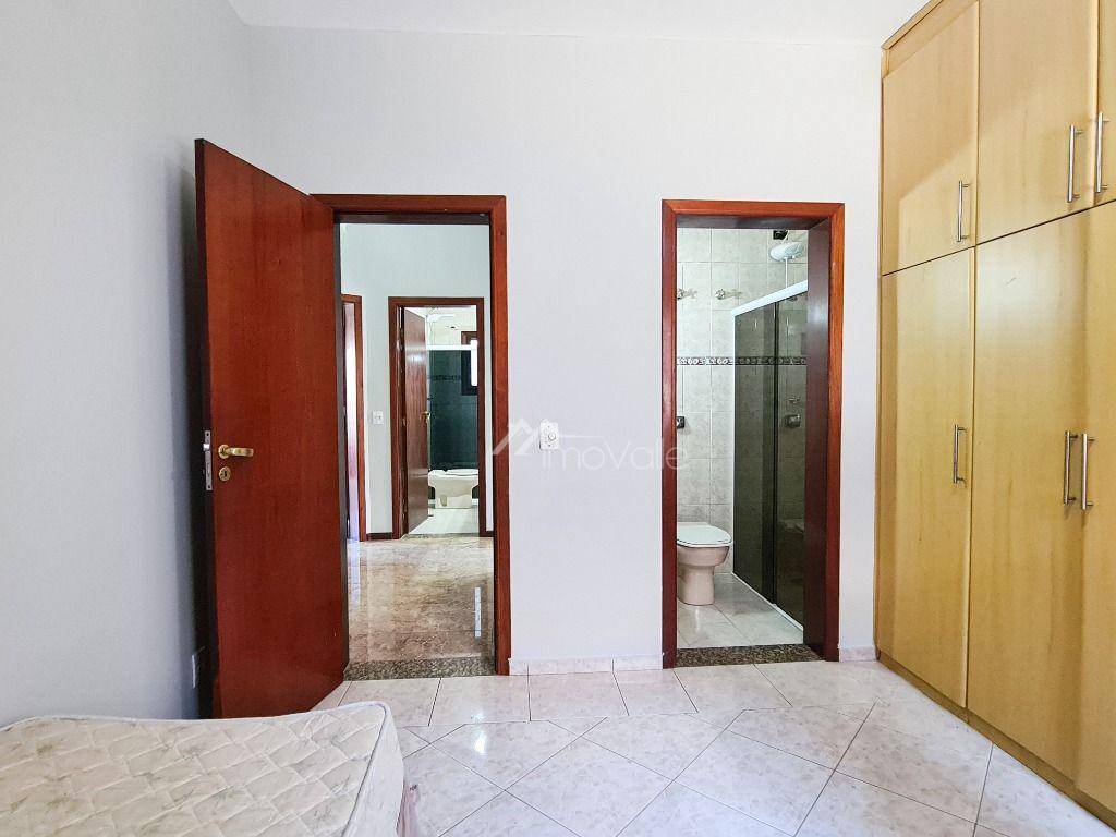 Casa de Condomínio à venda com 5 quartos, 310m² - Foto 24