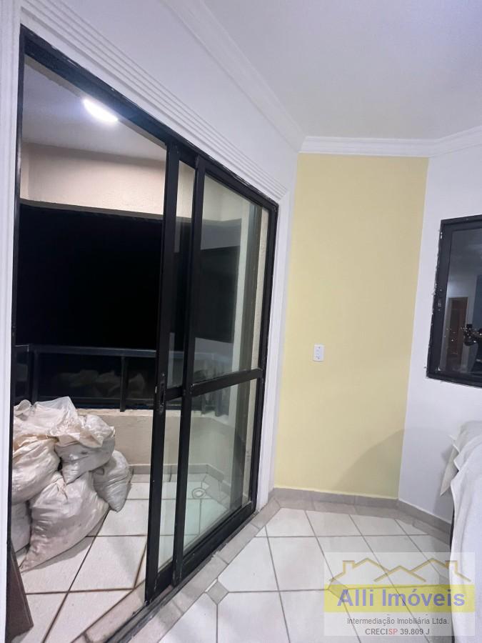 Apartamento para alugar com 3 quartos, 85m² - Foto 3